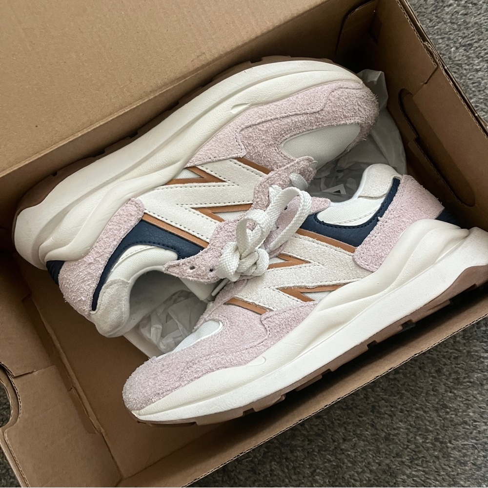 New Balance 57/40 size 6.5